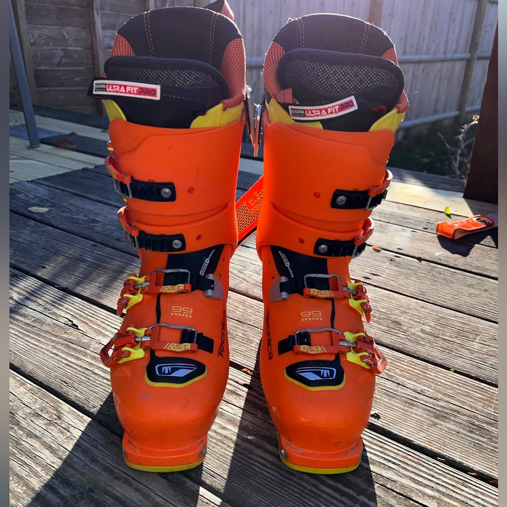 EUC Tecnica Cochise 130 Mens Ski Boots w/ Integrated tech fittings size 8.5-26.5